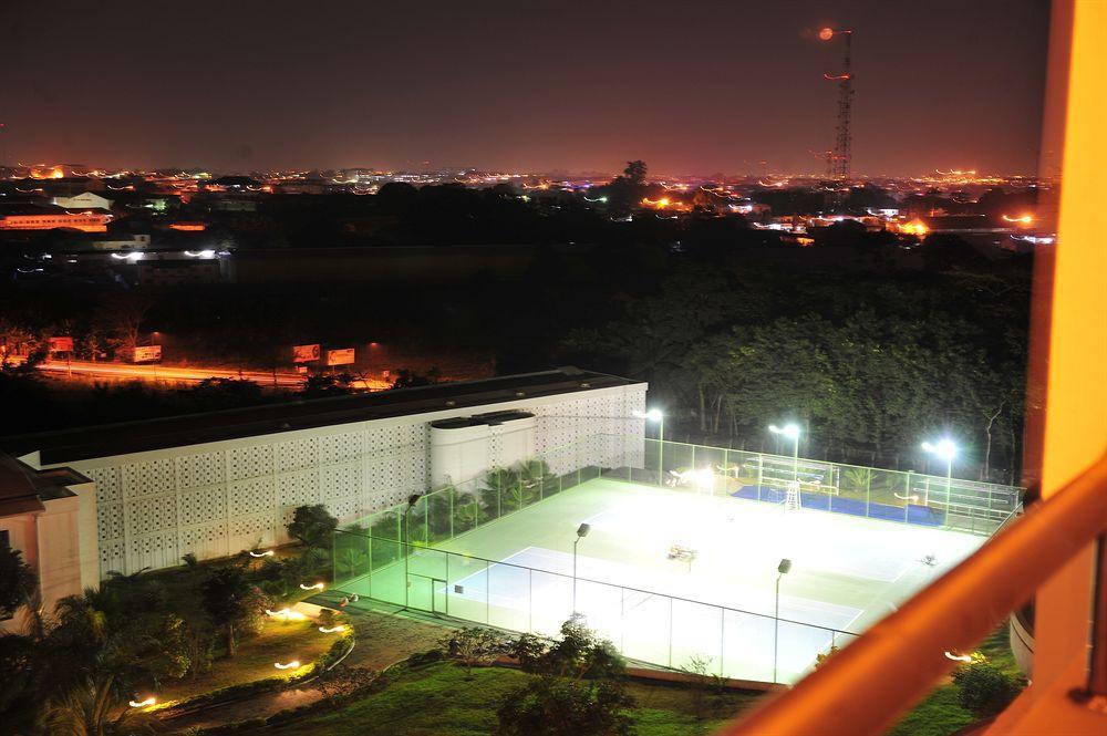 Golden Tulip Kumasi City エクステリア 写真