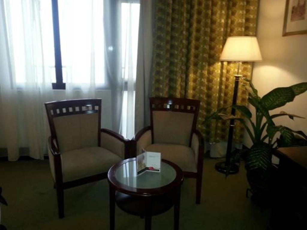 Golden Tulip Kumasi City エクステリア 写真