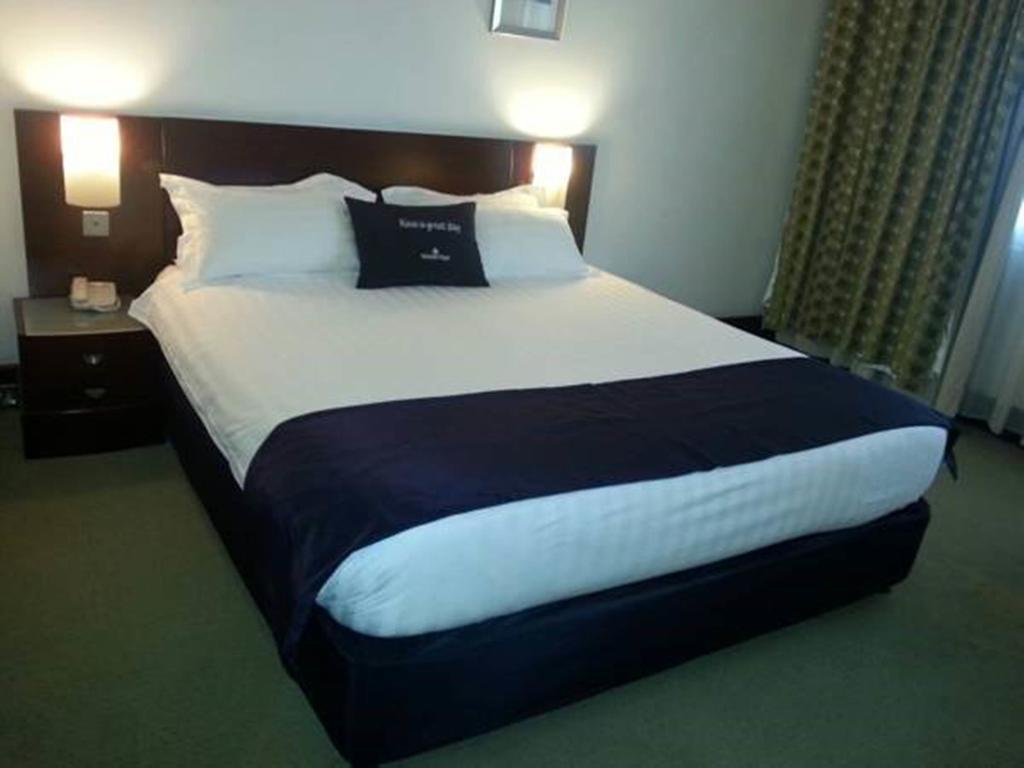 Golden Tulip Kumasi City エクステリア 写真