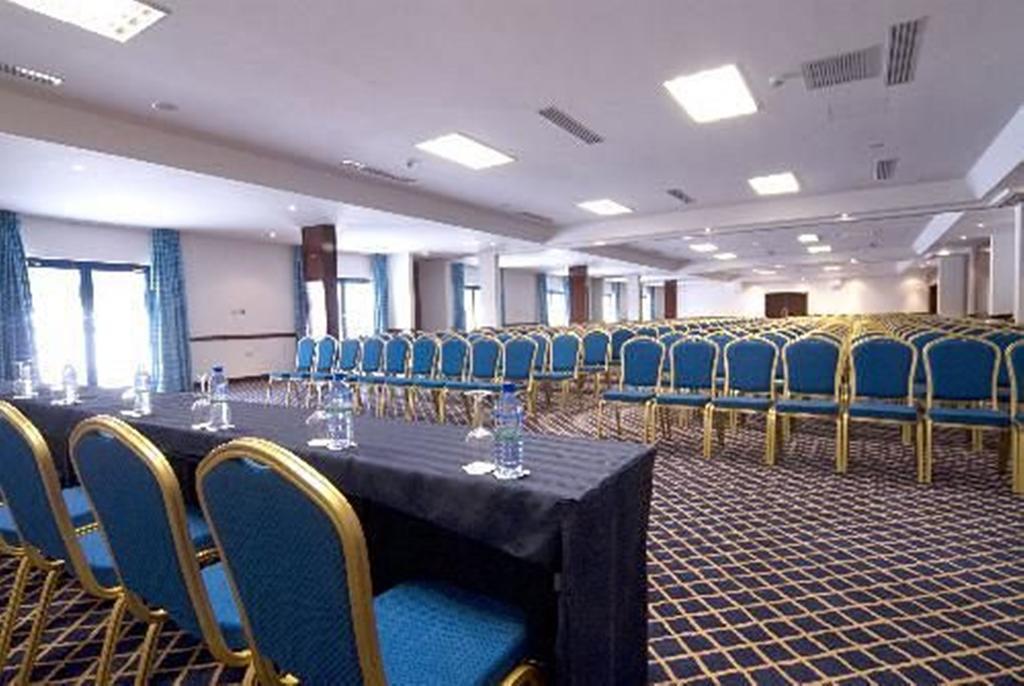 Golden Tulip Kumasi City エクステリア 写真
