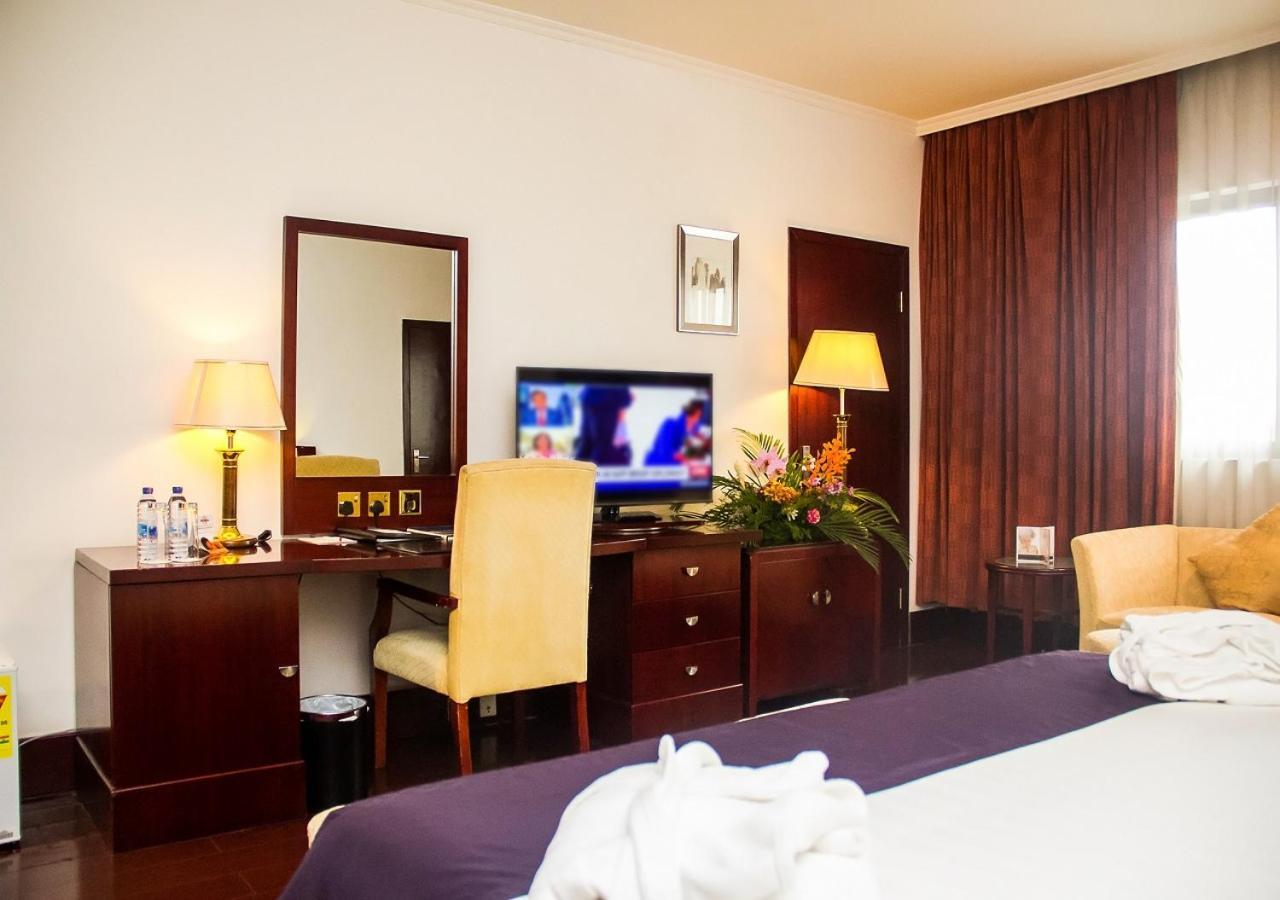 Golden Tulip Kumasi City エクステリア 写真