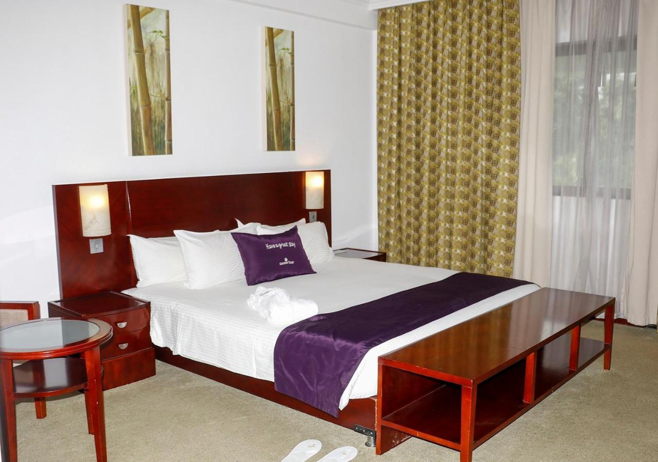 Golden Tulip Kumasi City エクステリア 写真