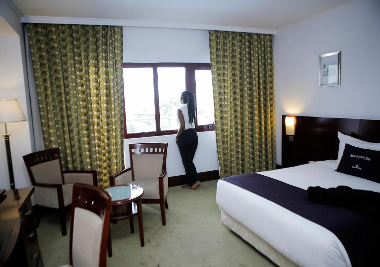 Golden Tulip Kumasi City エクステリア 写真