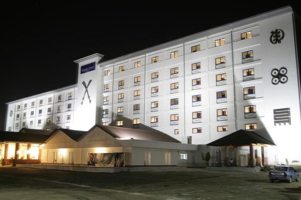 Golden Tulip Kumasi City エクステリア 写真